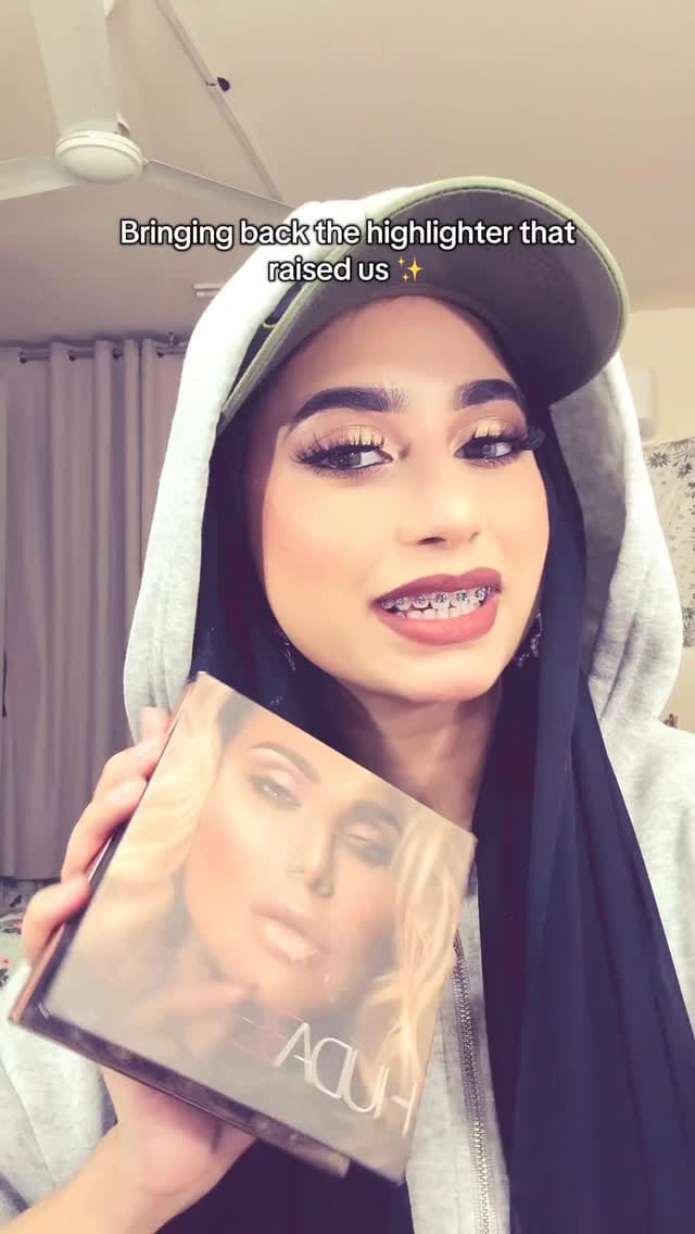 Post 8 by IQRA-UAE🇦🇪MAKEUP•BEAUTY•INFLUENCER on Instagram (video)