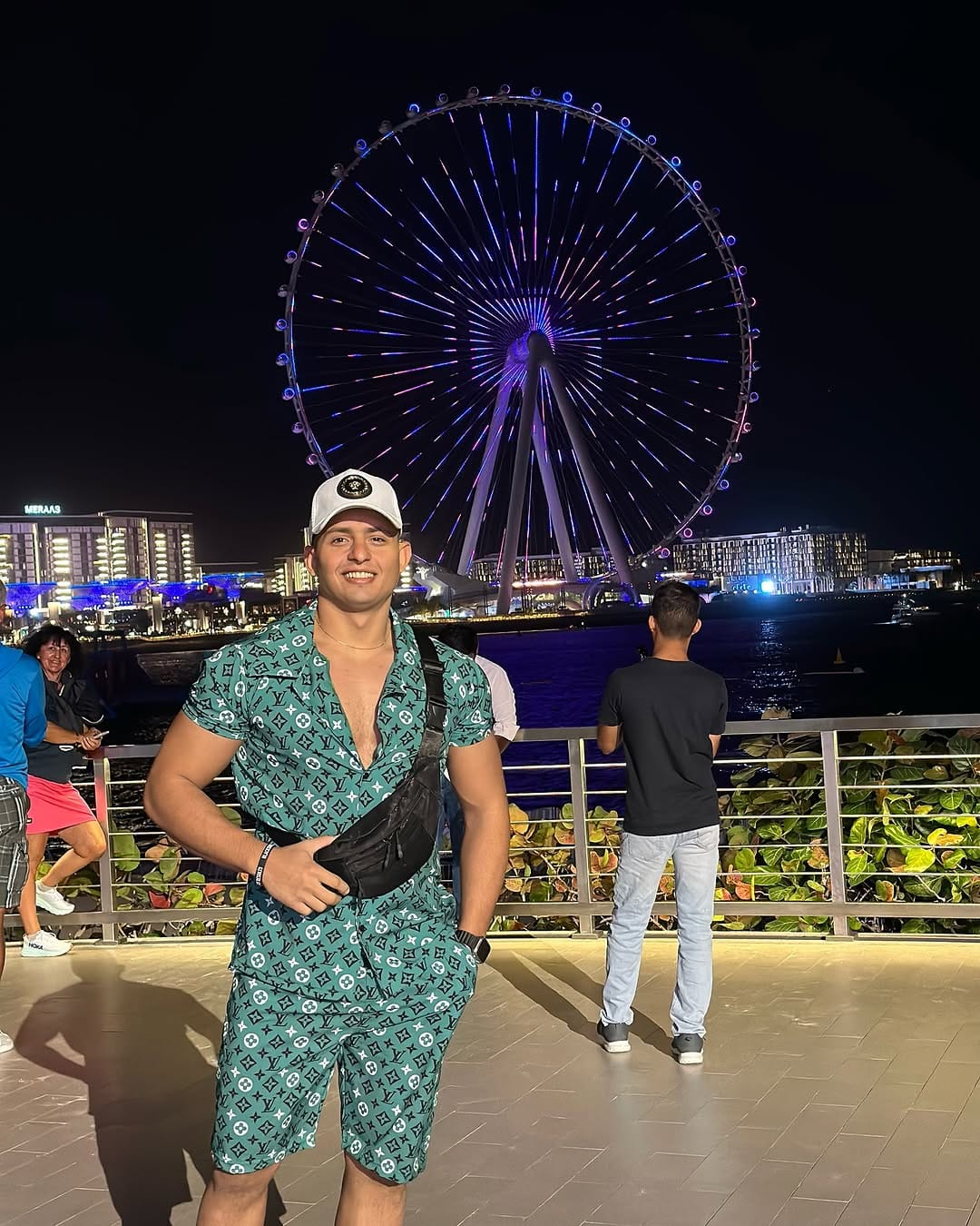 Post 6 by 𝗠𝗼𝗵𝗮𝗺𝗲𝗱 𝗘𝗺𝗮𝗱 on Instagram (carousel)