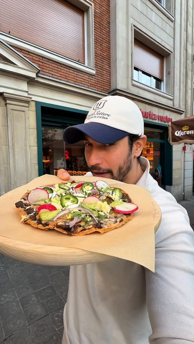 Post 6 by Comida Perrona | Jaime y Judith on Instagram (video)
