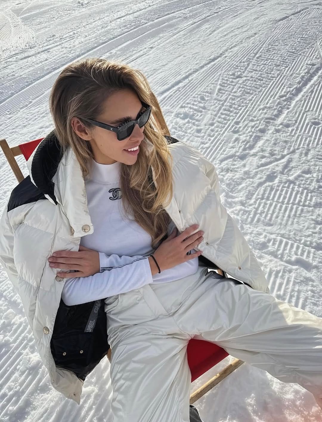 Post 3 by Fashion Hunter Personal shopper & Stylist on Instagram (carousel)