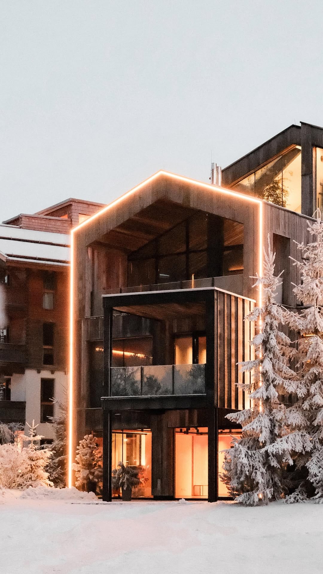 Post 5 by Travelz Stations on Instagram (video)