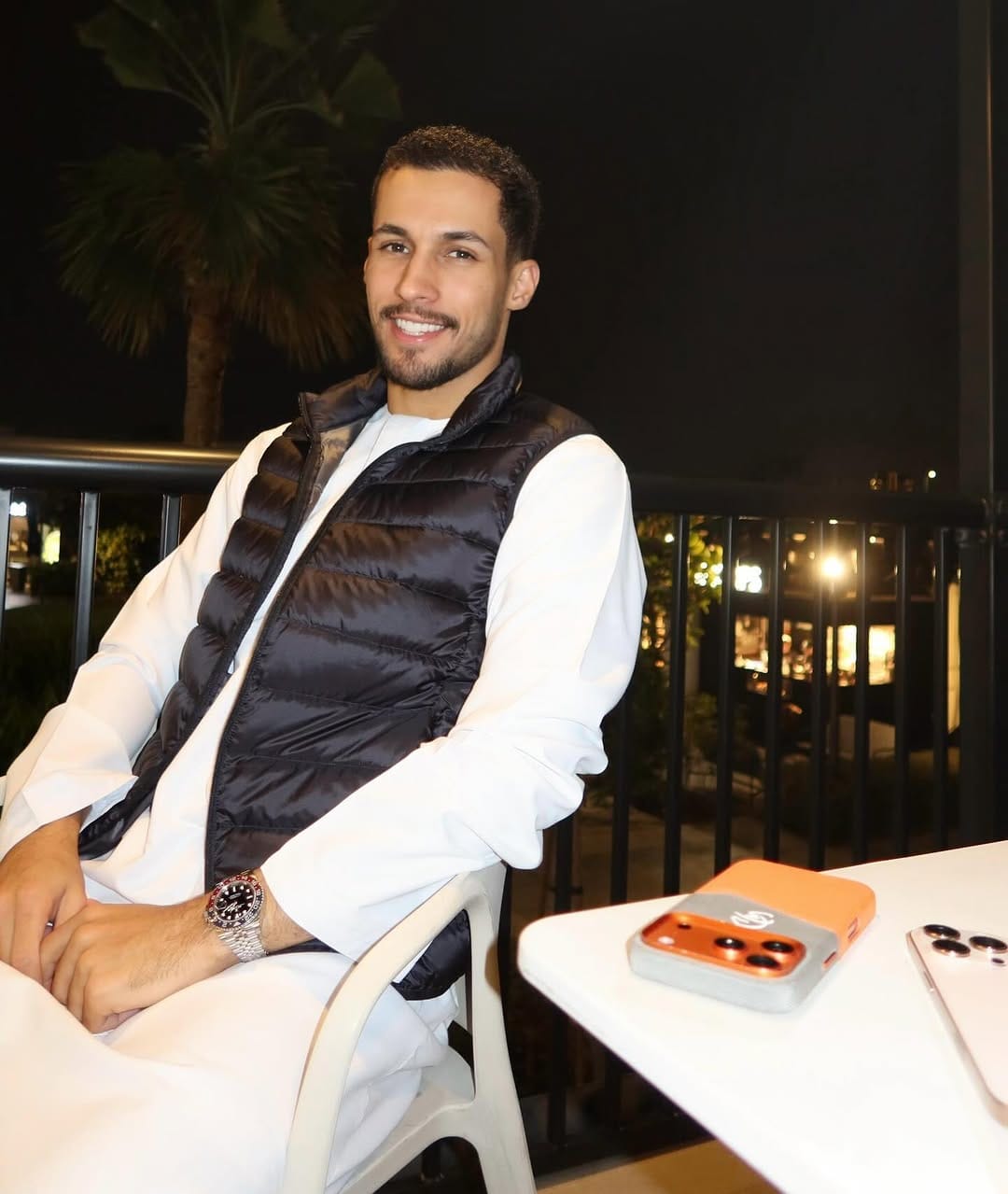 Post 1 by Ali Saleh | علي صالح on Instagram (carousel)