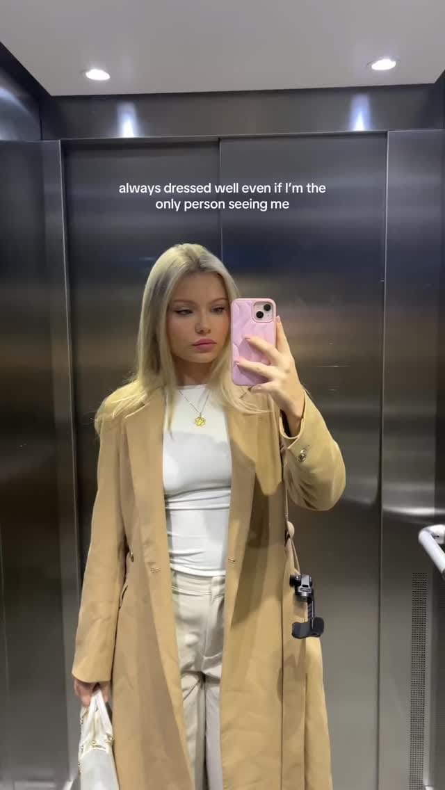 Post 7 by Arabella Vujic on Instagram (video)