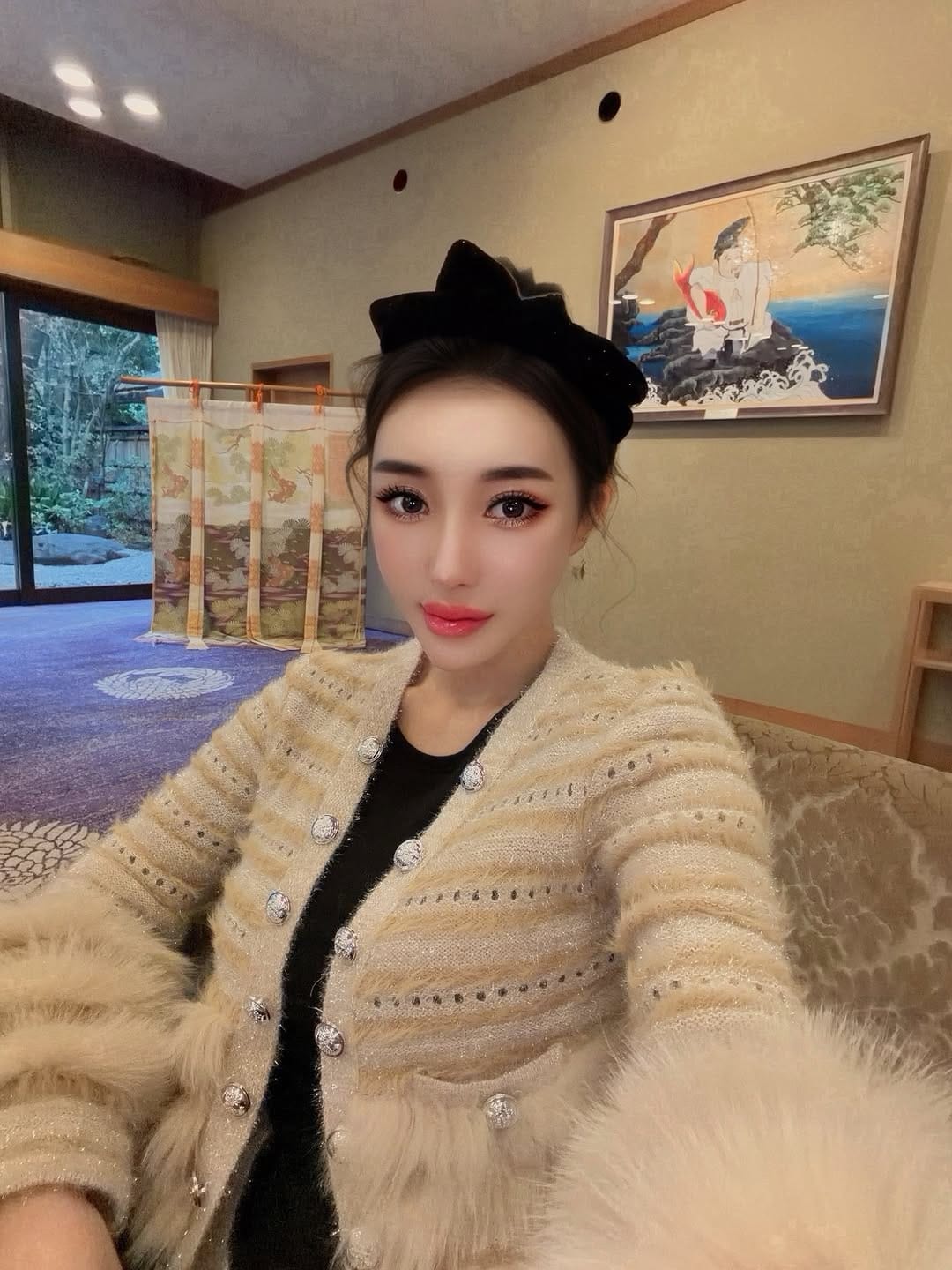 Post 1 by 米倉 由華 on Instagram (carousel)