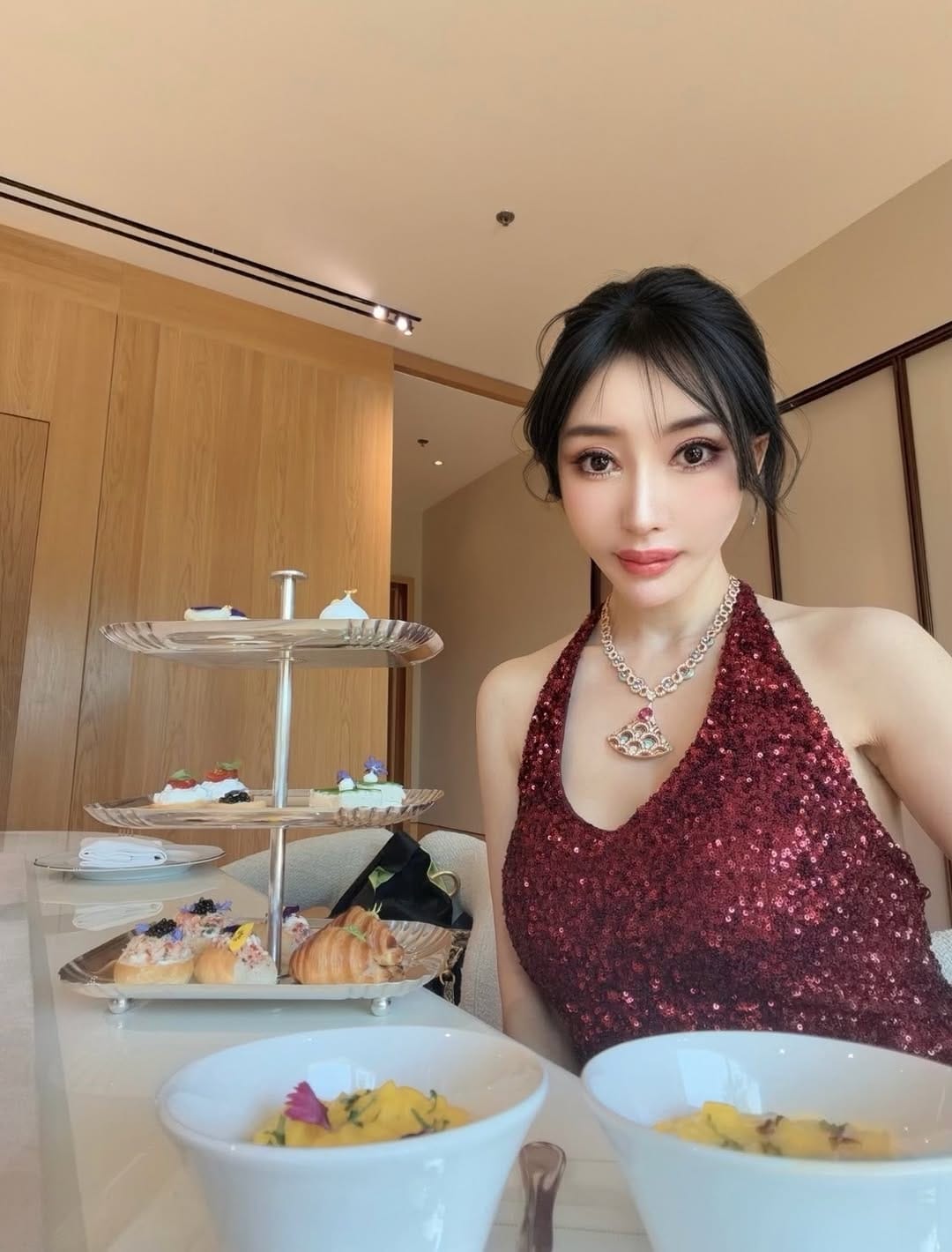 Post 5 by 米倉 由華 on Instagram (carousel)