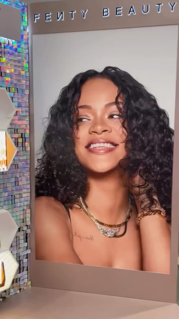 Post 1 by Dubai Makeup Artist on Instagram (video)