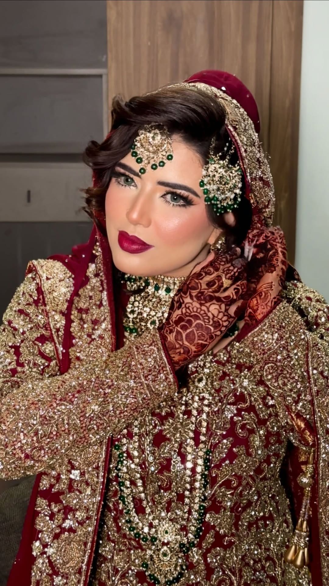 Post 6 by Yusra Pasha || Pro Makeup Artist on Instagram (video)