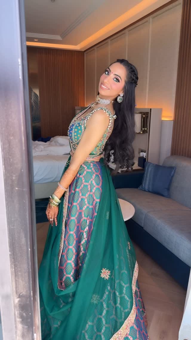 Post 9 by Dubai HMUA | Neelam Kinger on Instagram (video)