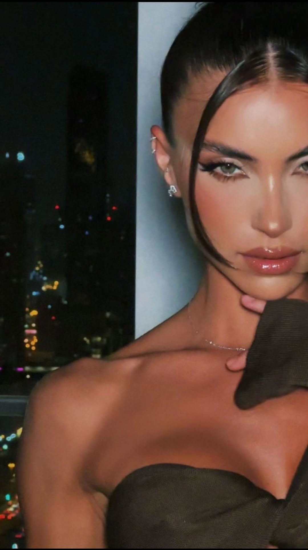 Post 10 by Aleksandra Larina on Instagram (video)