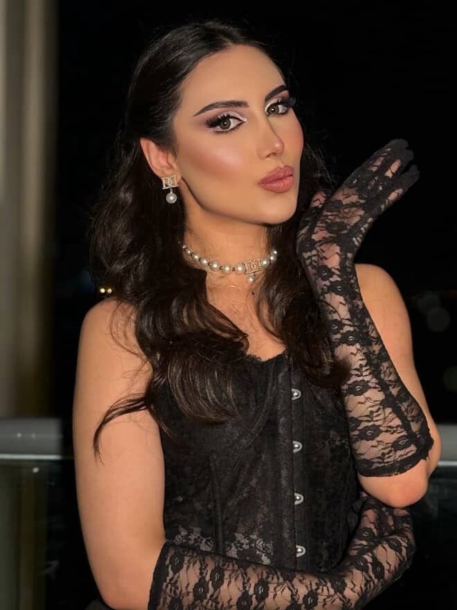 Post 6 by farah modell 🇦🇪 on Instagram (carousel)
