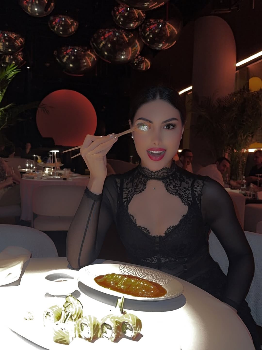 Post 7 by farah modell 🇦🇪 on Instagram (carousel)