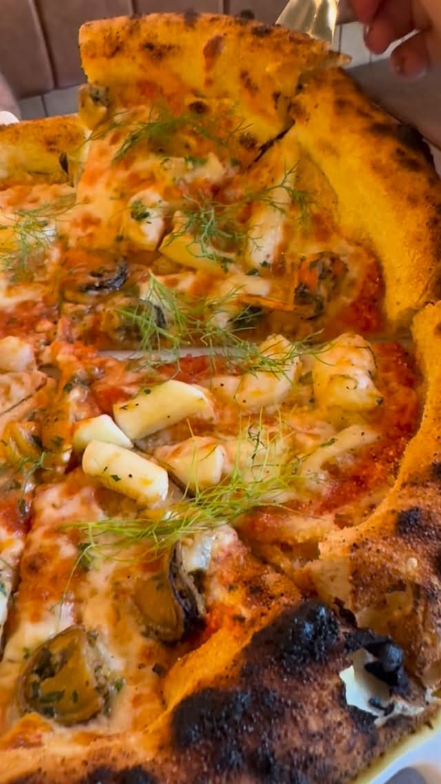 Post 7 by Dubai Food DUBAIBLOGGER on Instagram (video)