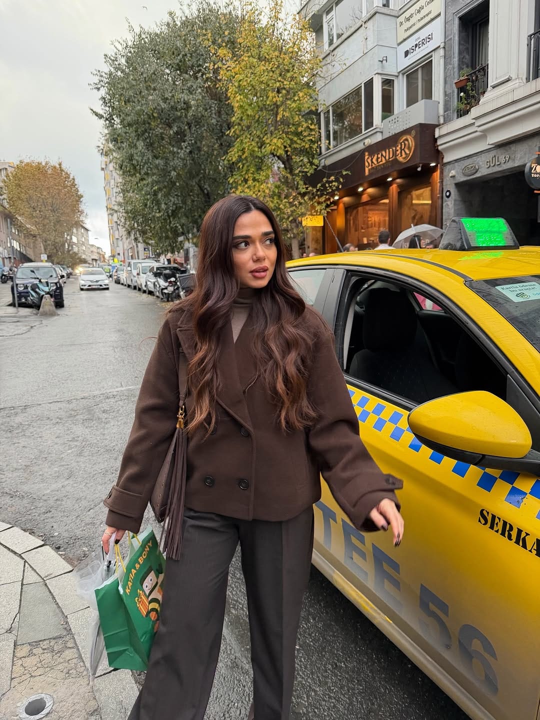 Post 6 by Myriam Farah on Instagram (carousel)