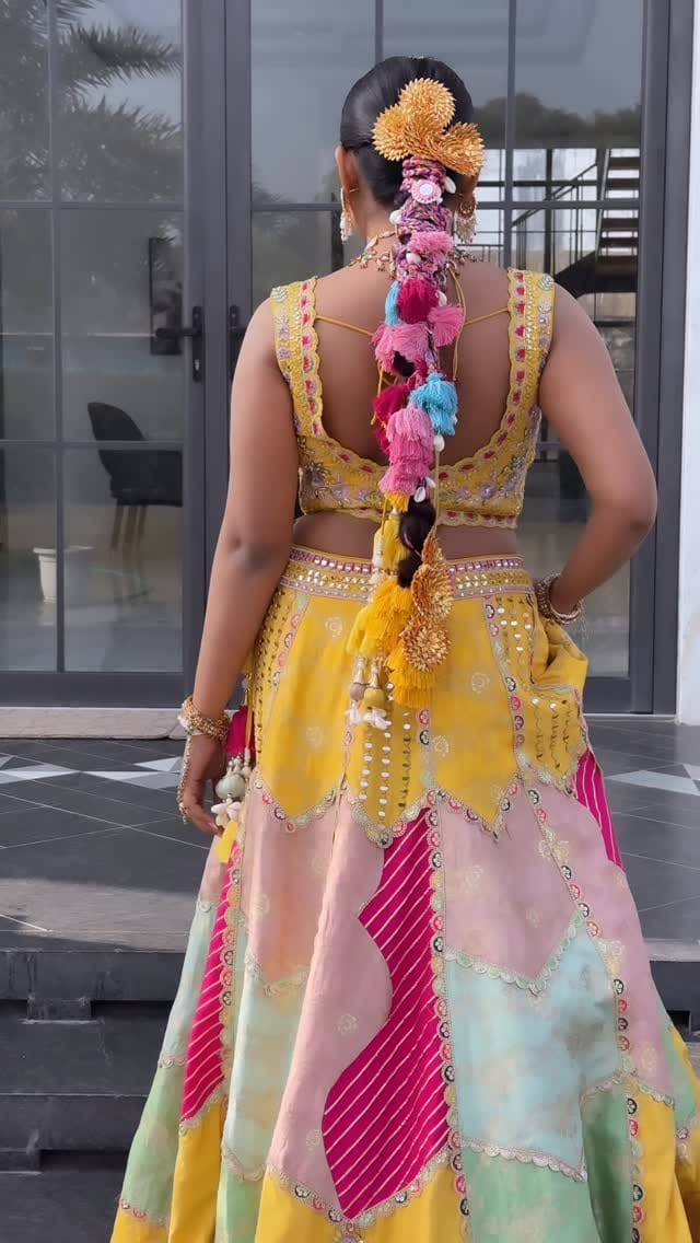 Post 4 by Ritu Thakur Mua on Instagram (video)