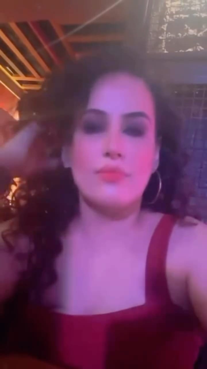 Post 10 by Ritu Thakur Mua on Instagram (video)