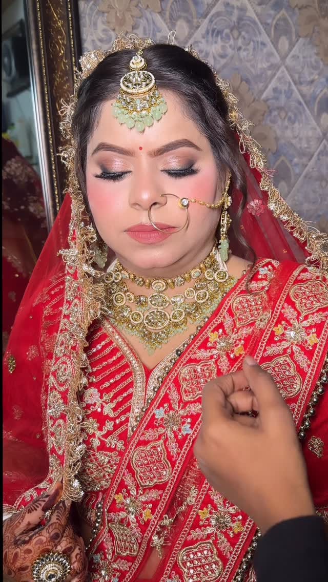 Post 7 by Ritu Thakur Mua on Instagram (video)
