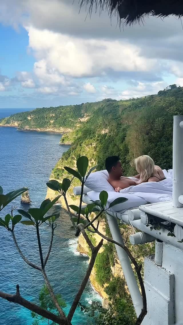 Post 5 by Frank Somdee on Instagram (video)