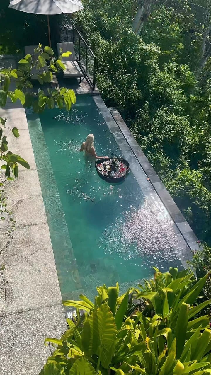 Post 9 by Frank Somdee on Instagram (video)