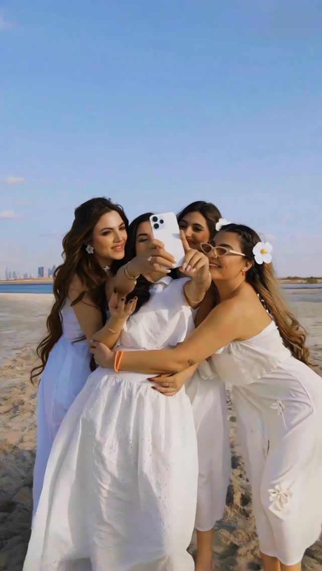 Post 2 by يارا عزيز  🤟🏼  🦋 Yara Aziz on Instagram (video)