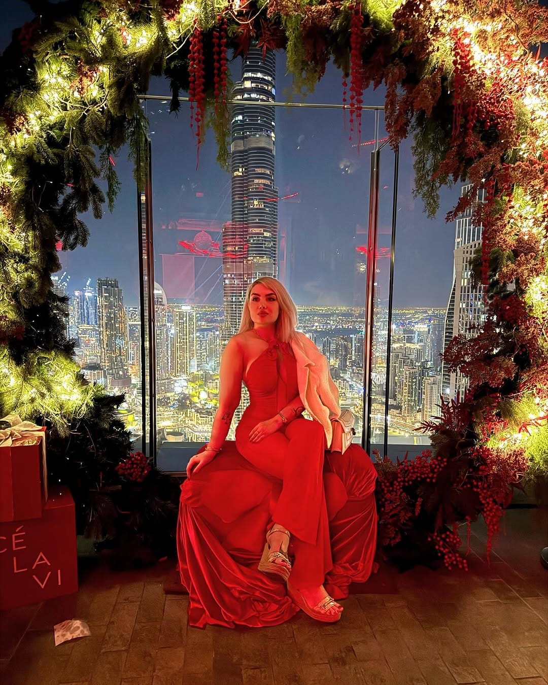 Post 5 by @min_mahdavi on Instagram (carousel)