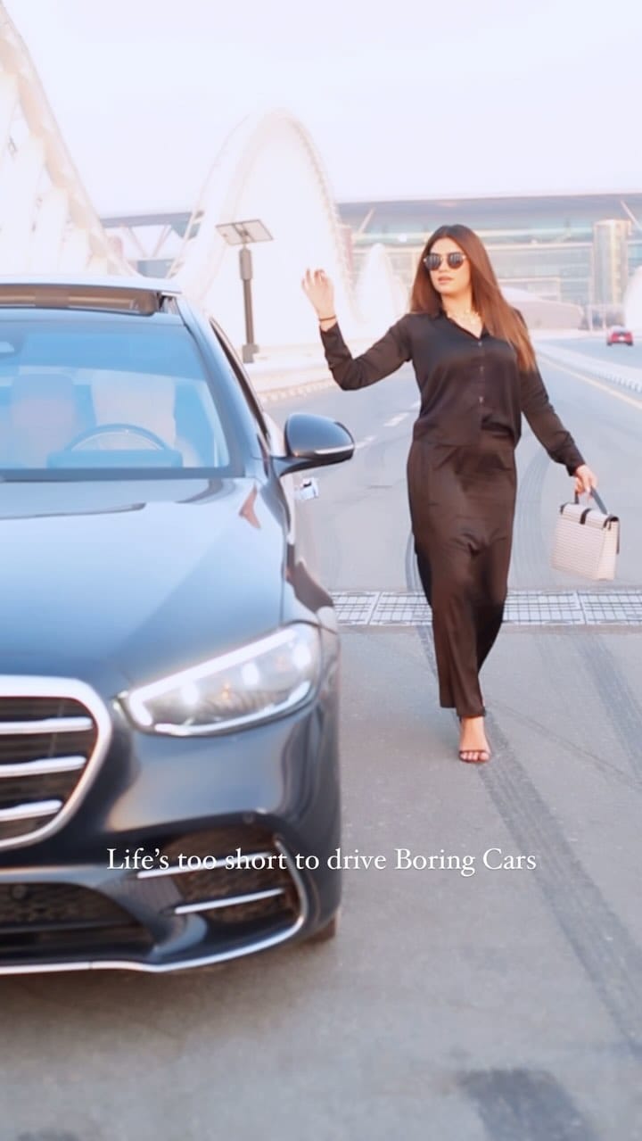 Post 8 by Yassi photography on Instagram (video)