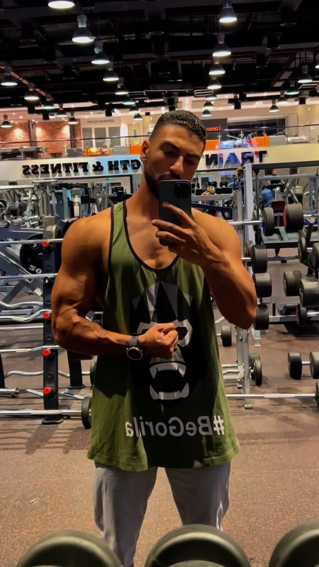 Post 4 by Dola on Instagram (video)
