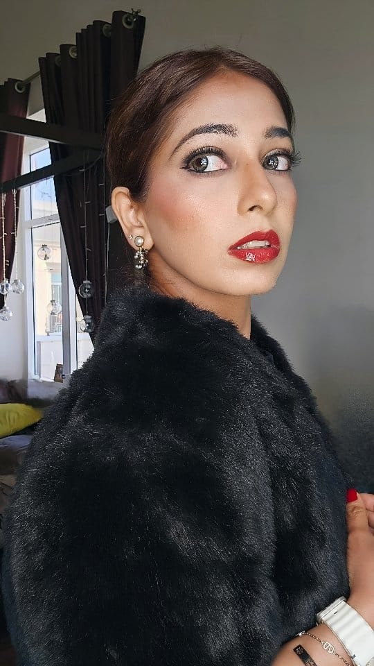 Post 4 by Mina Salman on Instagram (video)