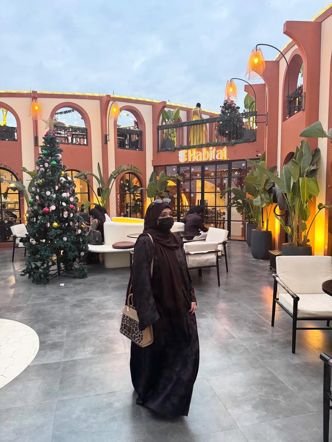 Post 2 by Hafsa Mateen UAE 🇦🇪 | RAK📍 on Instagram (carousel)
