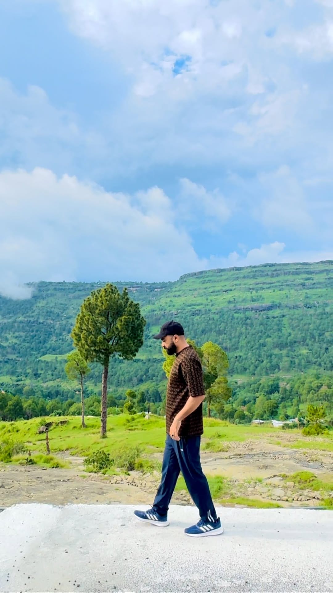 Post 5 by Sardar Taimoor on Instagram (video)