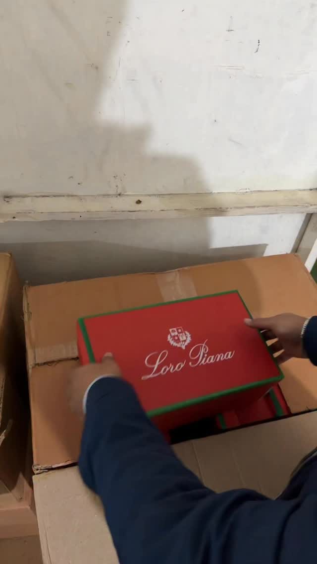 Post 3 by Shoe Republic™️ on Instagram (video)