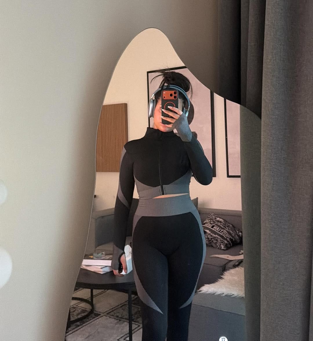 Post 2 by Maghnia Djamane on Instagram (image)