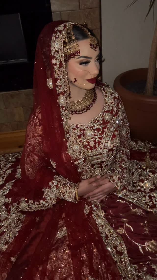 Post 2 by A N I S H A | Bridal Makeup Artist| on Instagram (video)