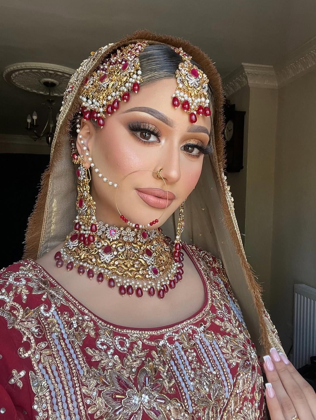 Post 5 by A N I S H A | Bridal Makeup Artist| on Instagram (image)