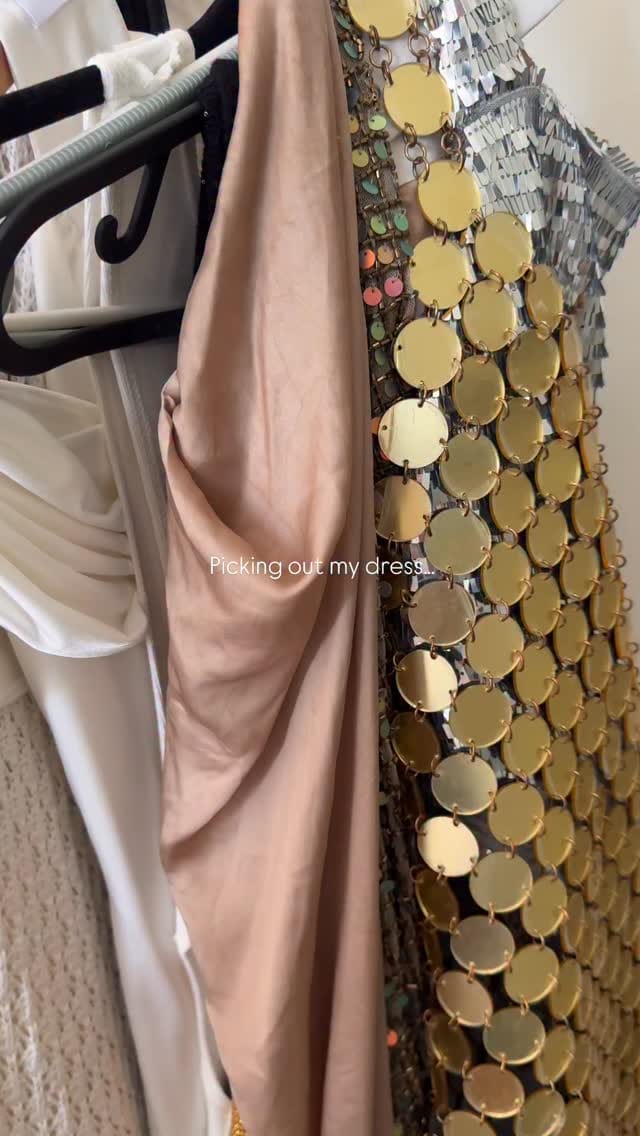 Post 3 by Bethany Leah | Dubai Makeup Artist on Instagram (video)