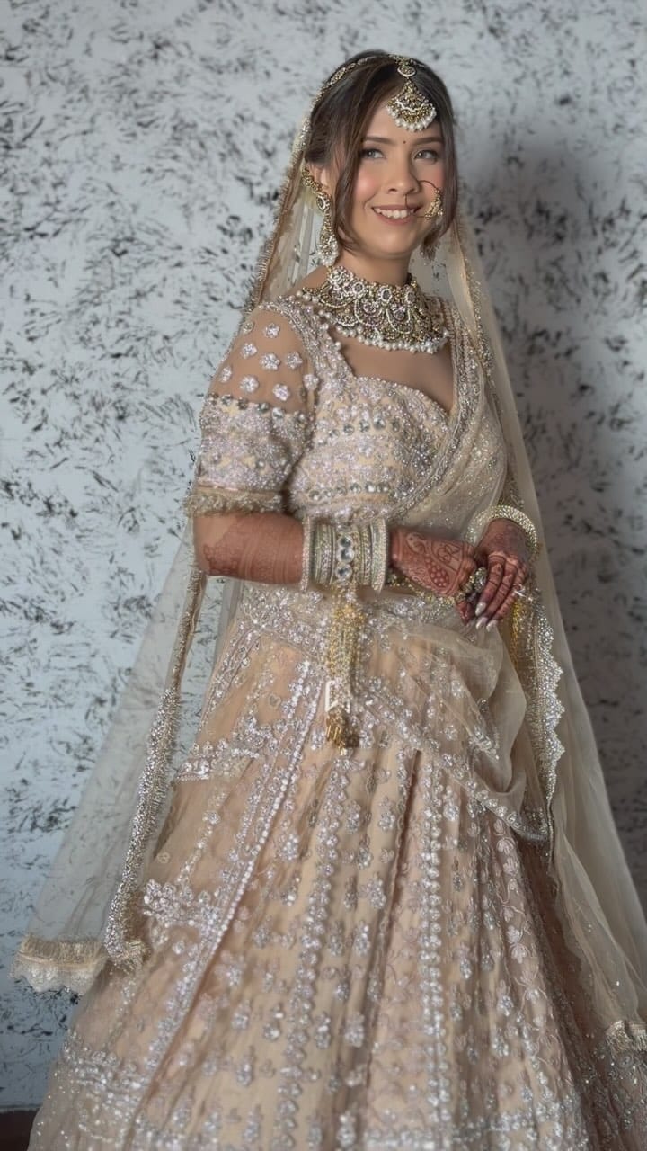 Post 9 by Lata Madhwani | Luxury Makeup Artist | India & Dubai on Instagram (video)
