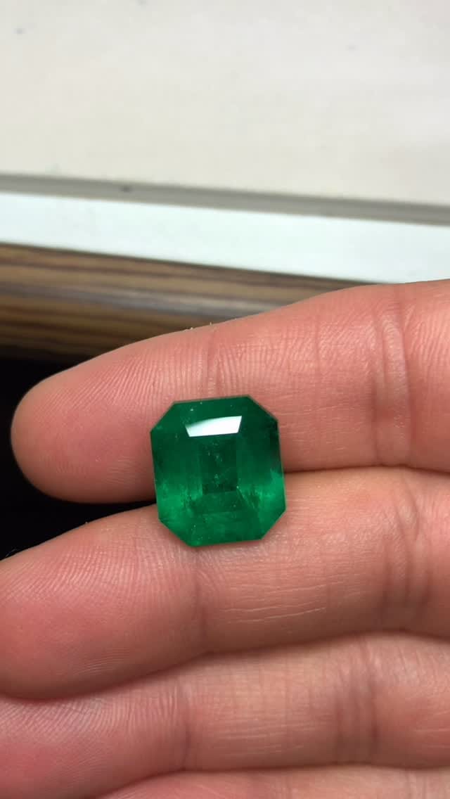 Post 3 by Jery Emeralds on Instagram (video)