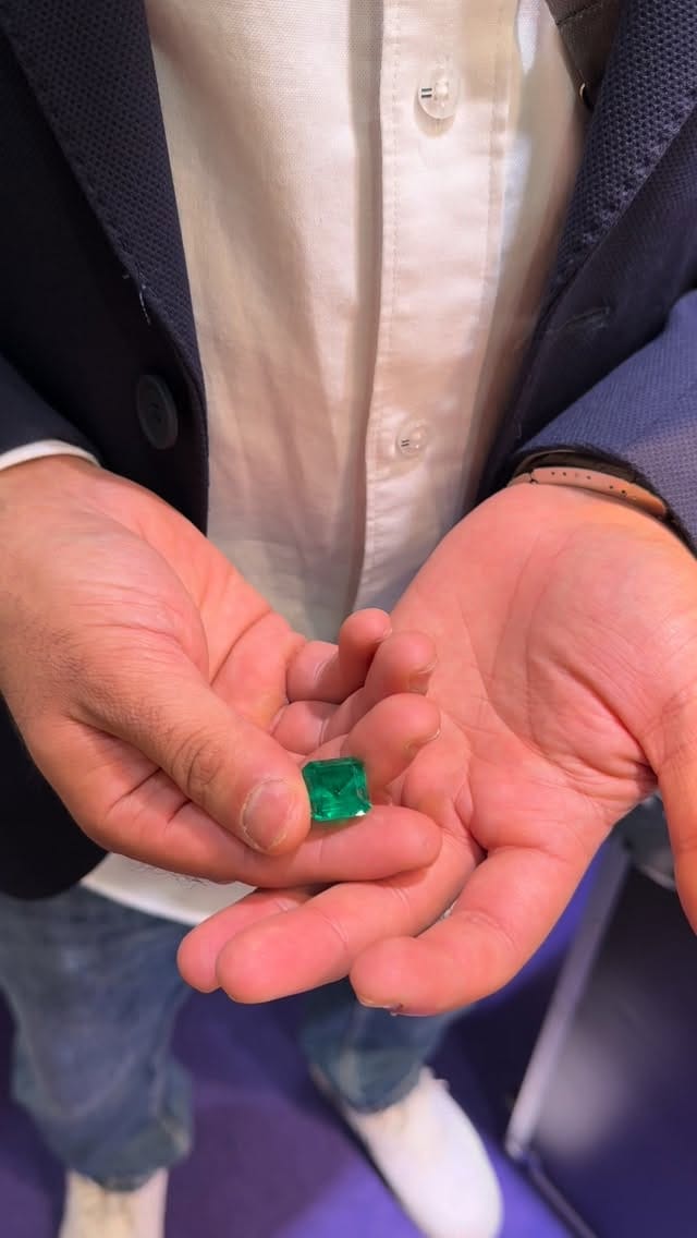 Post 8 by Jery Emeralds on Instagram (video)