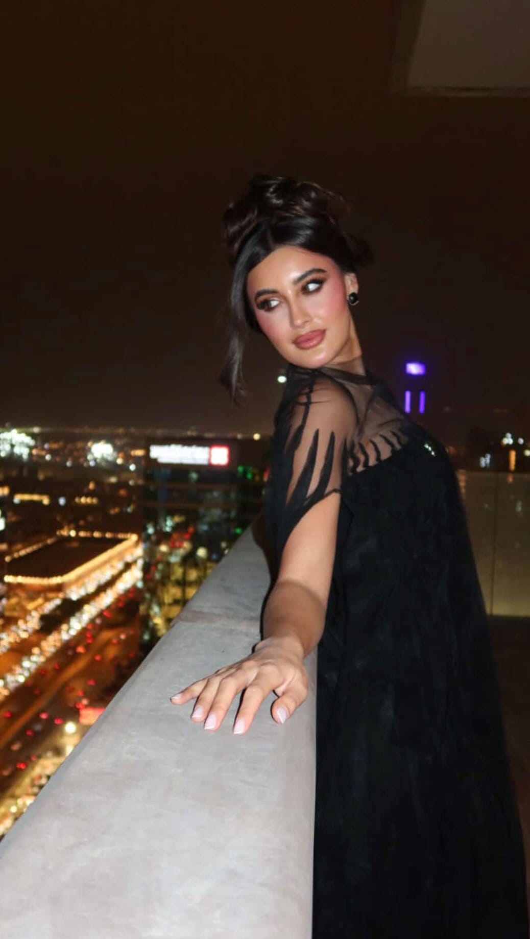 Post 4 by Hala Makeup Artist💄 on Instagram (video)