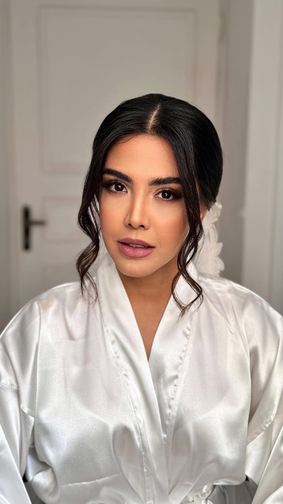 Post 8 by Dubai Bridal Makeup Artist | مهرنوش منفرد on Instagram (video)