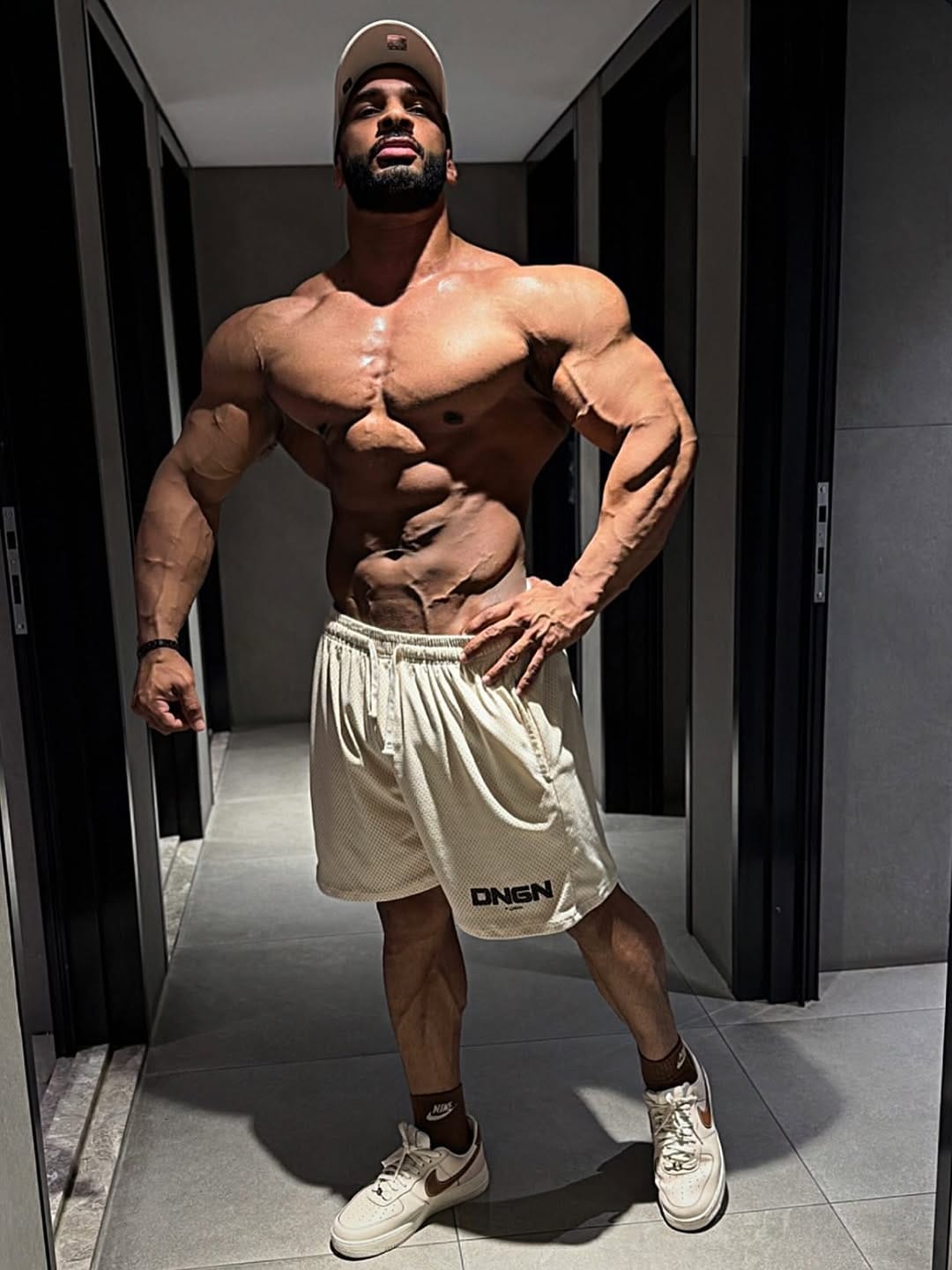Post 5 by IFBB PRO SHUAIB ABDULLA 🇦🇪 on Instagram (carousel)