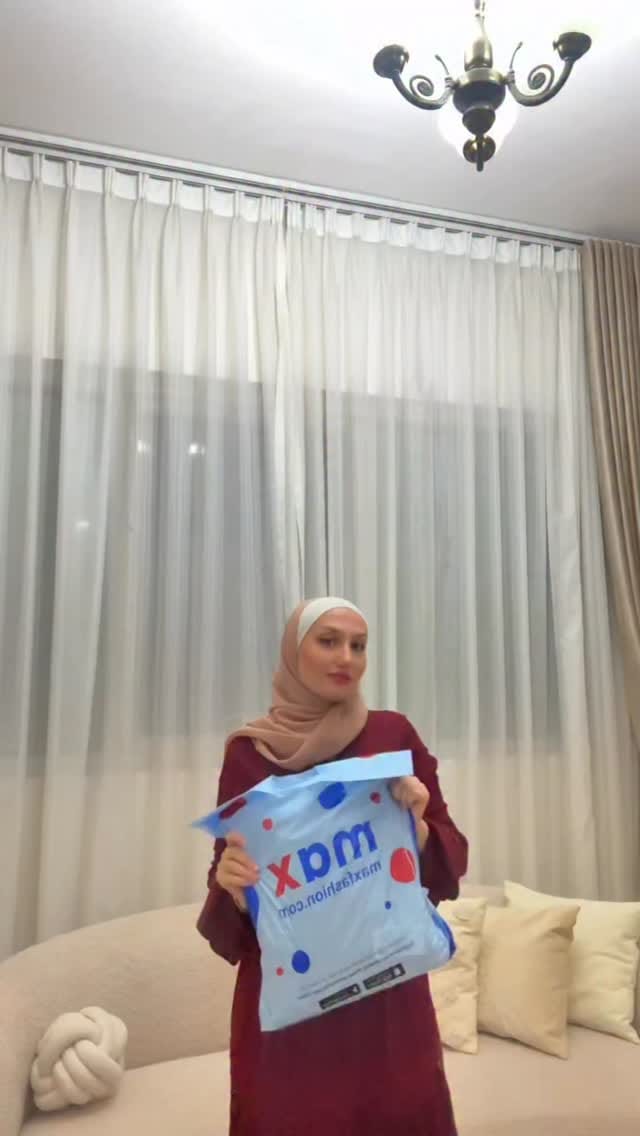 Post 7 by Inas Nameh on Instagram (video)