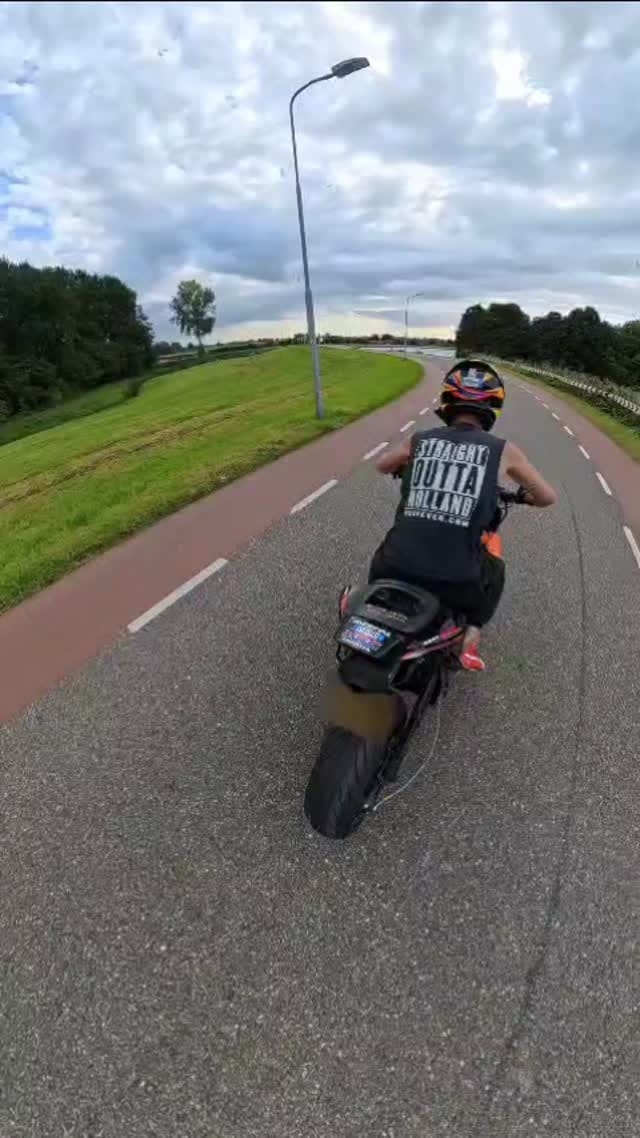 Post 5 by CSBFever LifeStyle on Instagram (video)