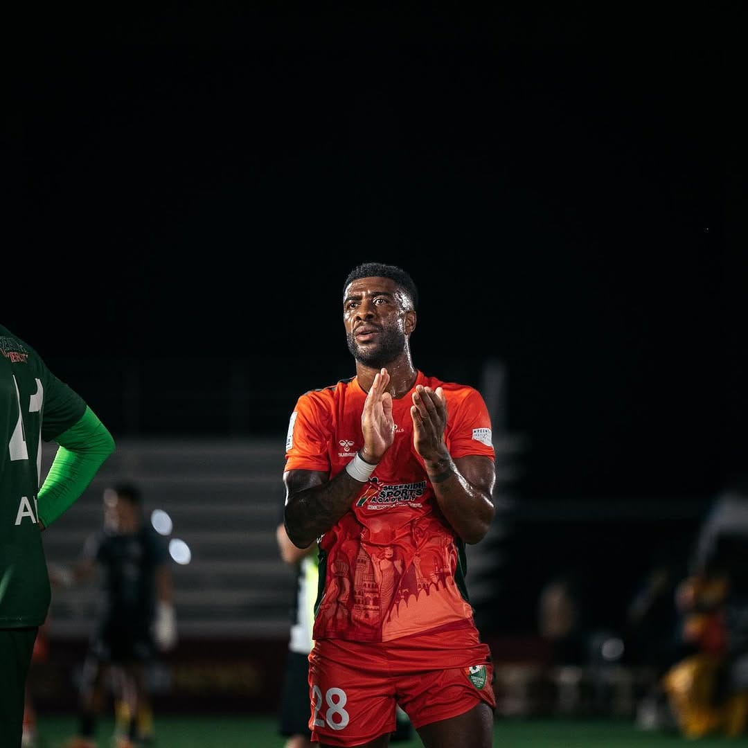 Post 9 by Roly Bonevacia on Instagram (carousel)