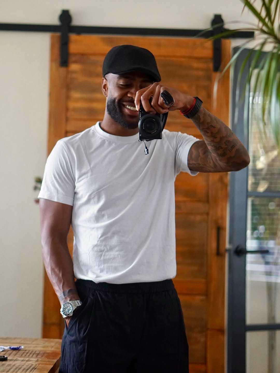 Post 4 by Roly Bonevacia on Instagram (carousel)