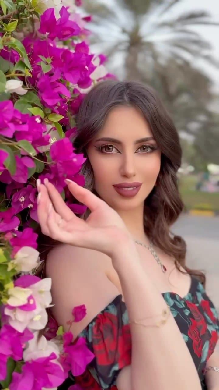 Post 9 by Shamma Alnaqbi on Instagram (video)