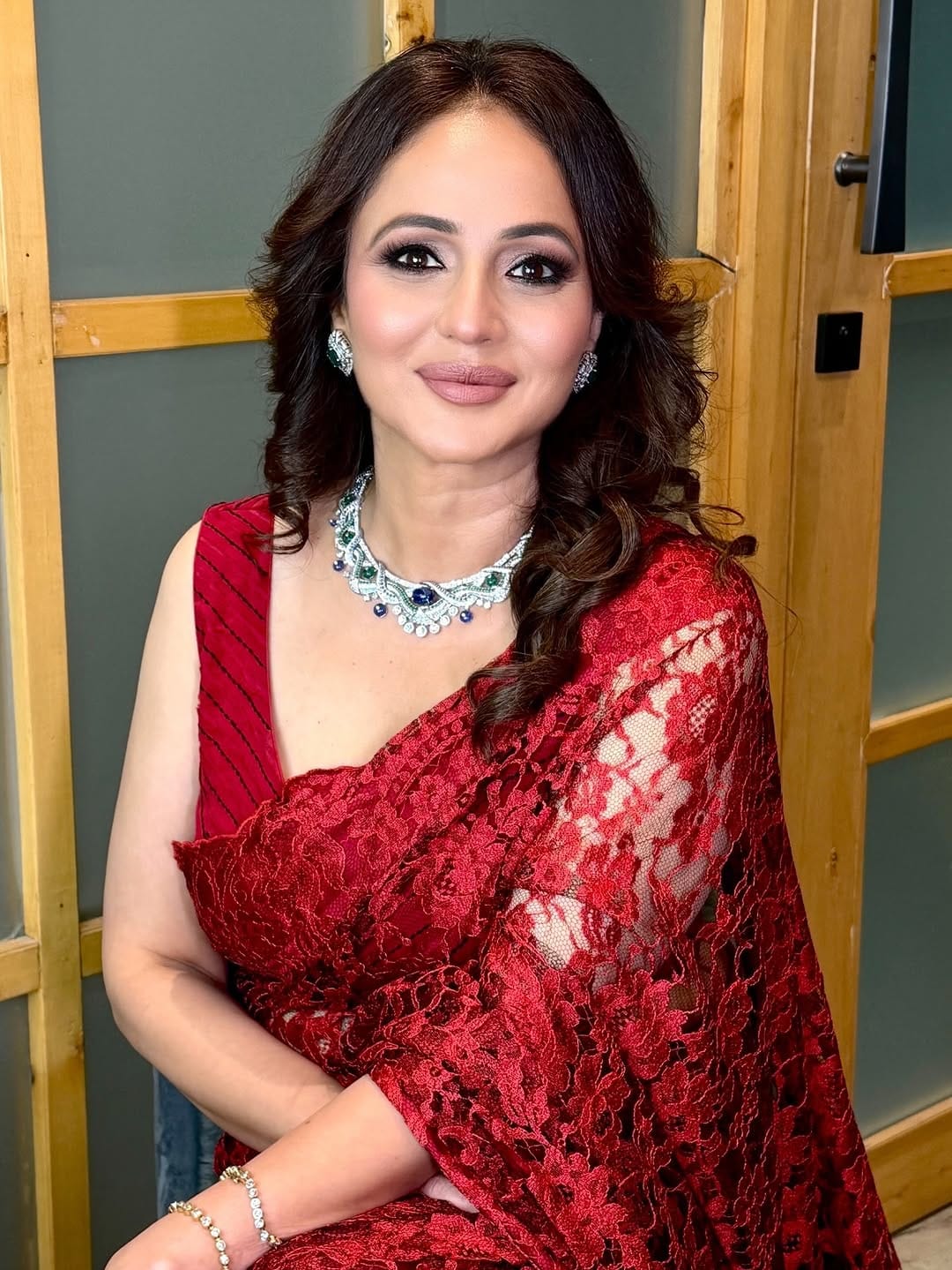 Post 7 by Parul Duggal / Bridal Makeup Artist on Instagram (carousel)
