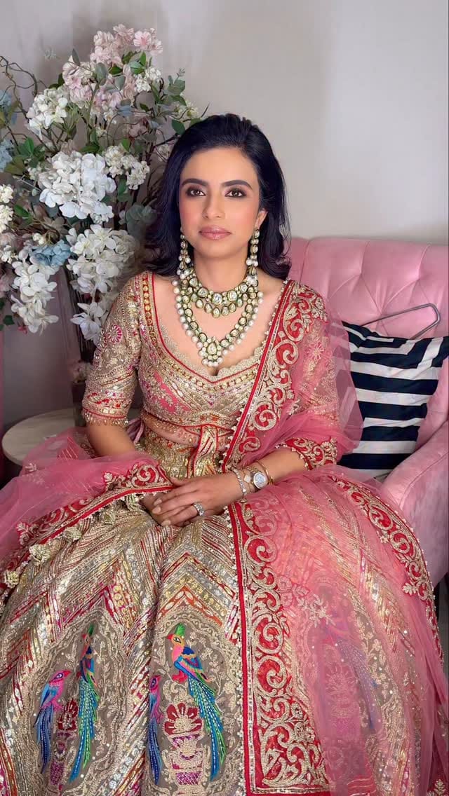 Post 4 by Parul Duggal / Bridal Makeup Artist on Instagram (video)