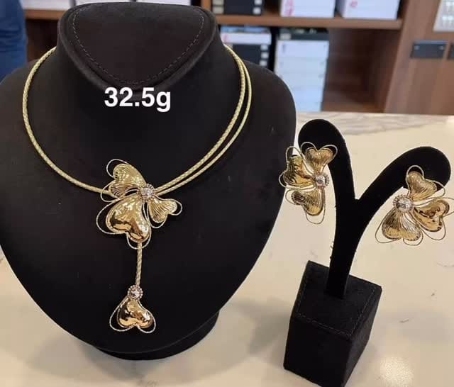 Post 2 by Beckysam Jewllery on Instagram (video)