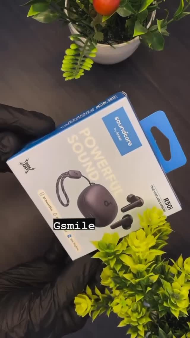 Post 2 by G smile on Instagram (video)