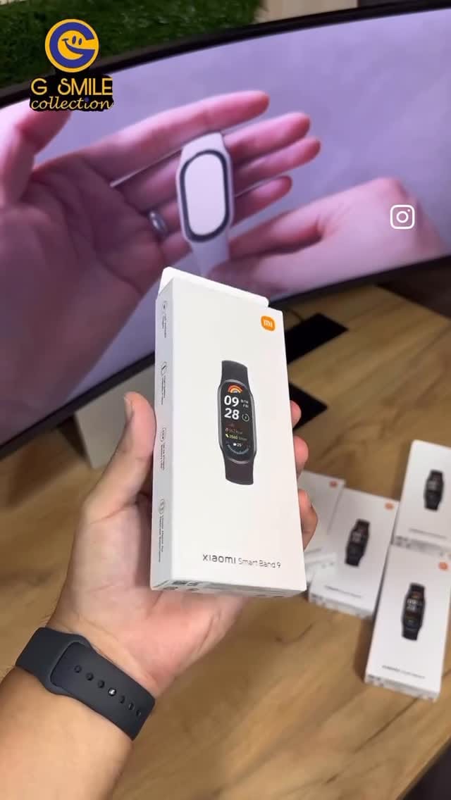 Post 6 by G smile on Instagram (video)